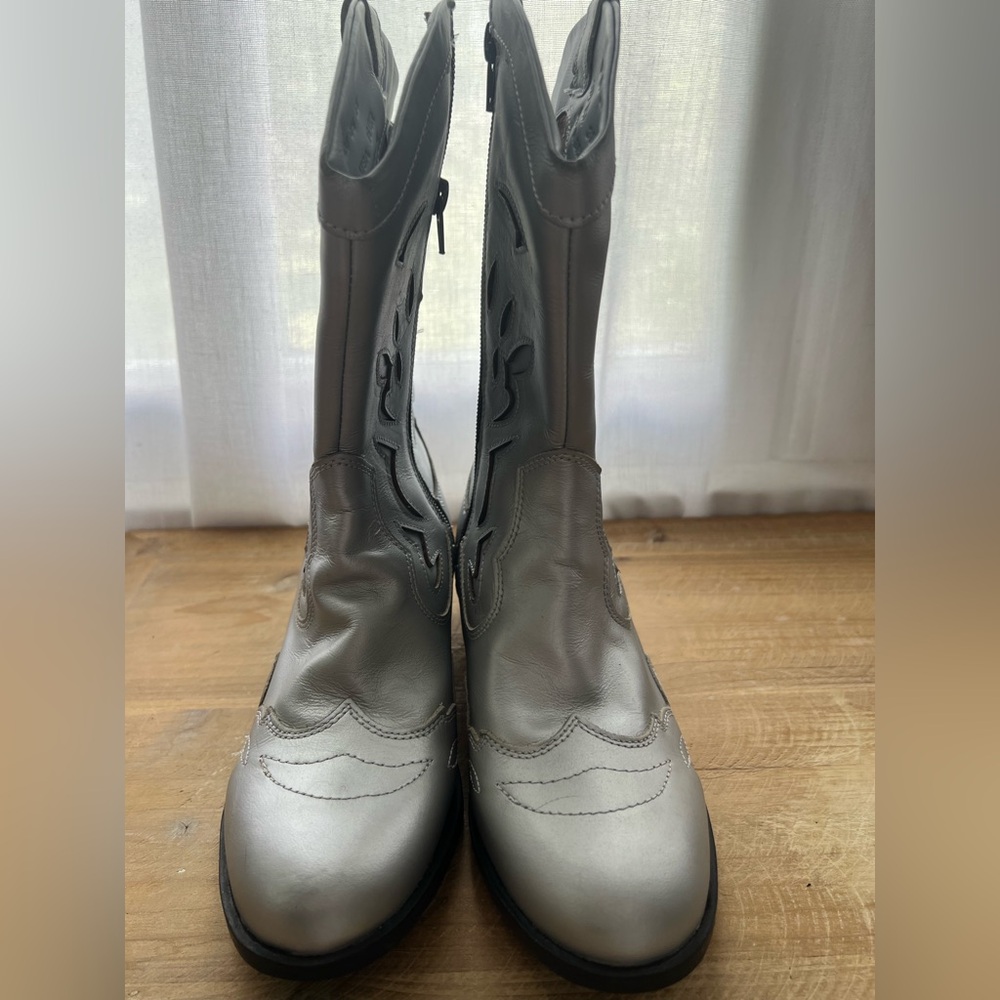 Sandro Moscolini For Her Silver Western Short Boot Size 37 New - Picture 2 of 10